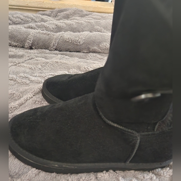UGG Classic Womens BOOTS - Picture 7 of 9